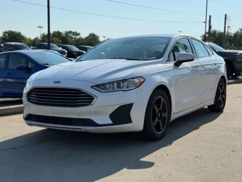 Photos of 2019 Ford Fusion SE for sale in Crestwood, KY at Glenn Chrysler Dodge Jeep Ram