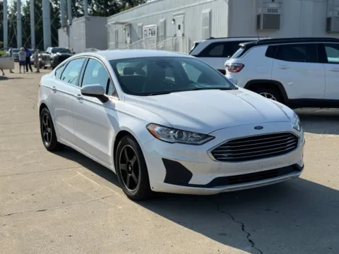 More photos of 2019 Ford Fusion SE at Glenn Chrysler Dodge Jeep Ram, KY