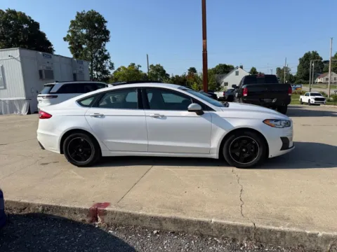 More photos of 2019 Ford Fusion SE at Glenn Chrysler Dodge Jeep Ram, KY