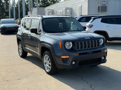 More photos of 2022 Jeep Renegade Latitude at Glenn Chrysler Dodge Jeep Ram, KY
