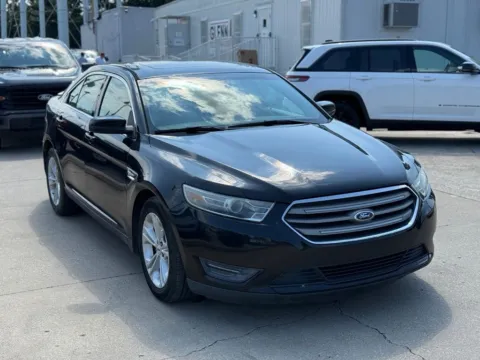 More photos of 2013 Ford Taurus SEL at Glenn Chrysler Dodge Jeep Ram, KY