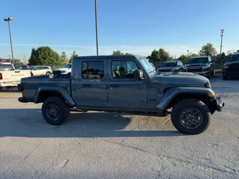 More photos of 2026 Jeep Gladiator Sport S at Glenn Chrysler Dodge Jeep Ram, KY