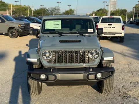 Another view of 2026 Jeep Gladiator Sport S for sale in Crestwood, KY at Glenn Chrysler Dodge Jeep Ram