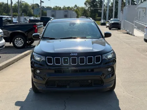 Another view of 2025 Jeep Compass Latitude for sale in Crestwood, KY at Glenn Chrysler Dodge Jeep Ram