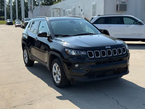 More photos of 2025 Jeep Compass Latitude at Glenn Chrysler Dodge Jeep Ram, KY