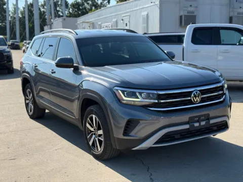 More photos of 2021 Volkswagen Atlas 2.0T SE at Glenn Chrysler Dodge Jeep Ram, KY