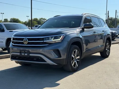 Photos of 2021 Volkswagen Atlas 2.0T SE for sale in Crestwood, KY at Glenn Chrysler Dodge Jeep Ram