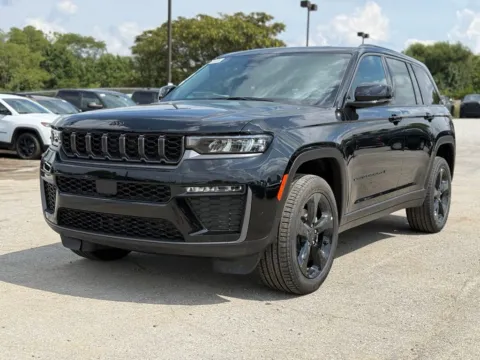 Photos of 2027 Jeep Grand Cherokee Limited for sale in Crestwood, KY at Glenn Chrysler Dodge Jeep Ram