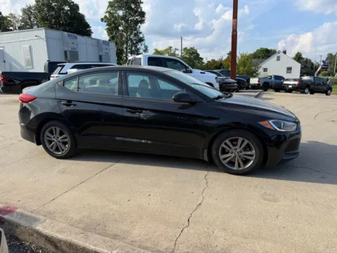 More photos of 2018 Hyundai Elantra SEL at Glenn Chrysler Dodge Jeep Ram, KY