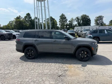 More photos of 2027 Jeep Grand Cherokee L Limited at Glenn Chrysler Dodge Jeep Ram, KY