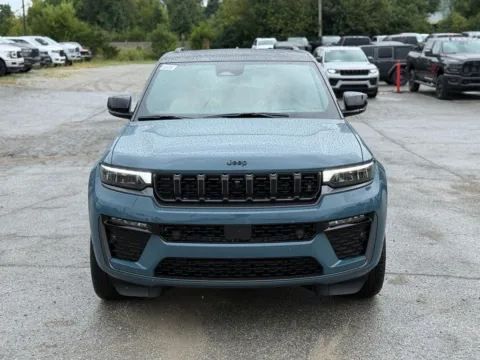 Another view of 2027 Jeep Grand Cherokee Summit for sale in Crestwood, KY at Glenn Chrysler Dodge Jeep Ram