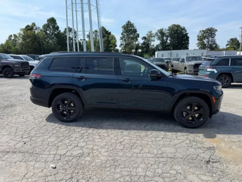 More photos of 2027 Jeep Grand Cherokee L Limited at Glenn Chrysler Dodge Jeep Ram, KY
