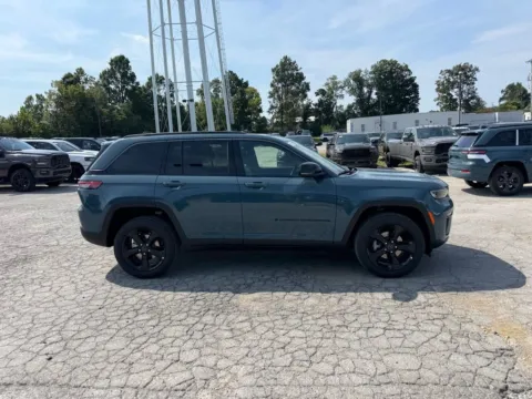 More photos of 2027 Jeep Grand Cherokee Limited at Glenn Chrysler Dodge Jeep Ram, KY