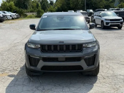 Another view of 2027 Jeep Grand Cherokee Limited for sale in Crestwood, KY at Glenn Chrysler Dodge Jeep Ram