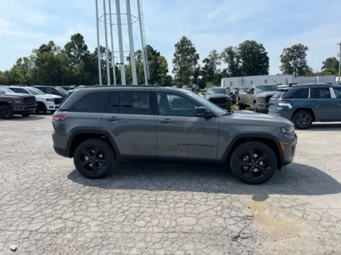 More photos of 2027 Jeep Grand Cherokee Limited at Glenn Chrysler Dodge Jeep Ram, KY