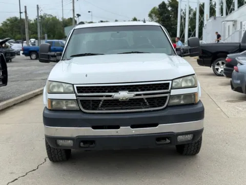 Another view of 2006 Chevrolet Silverado 2500 HD LT for sale in Crestwood, KY at Glenn Chrysler Dodge Jeep Ram
