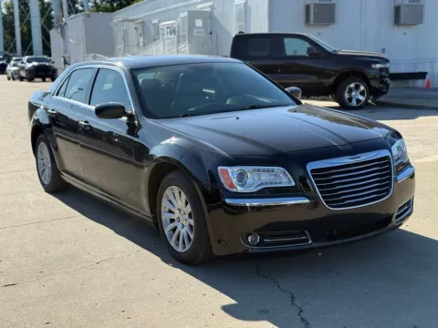 More photos of 2014 Chrysler 300 at Glenn Chrysler Dodge Jeep Ram, KY