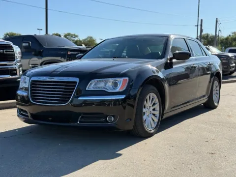 Photos of 2014 Chrysler 300 for sale in Crestwood, KY at Glenn Chrysler Dodge Jeep Ram