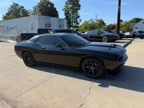 More photos of 2022 Dodge Challenger R/T at Glenn Chrysler Dodge Jeep Ram, KY
