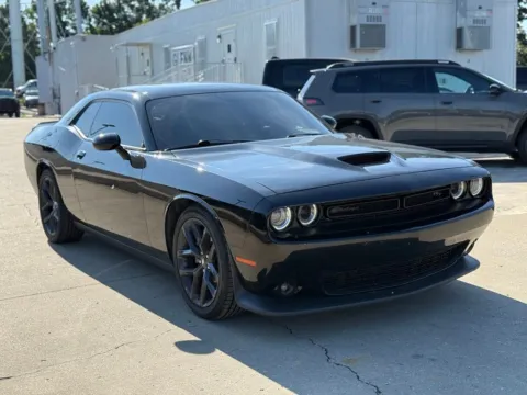 More photos of 2022 Dodge Challenger R/T at Glenn Chrysler Dodge Jeep Ram, KY