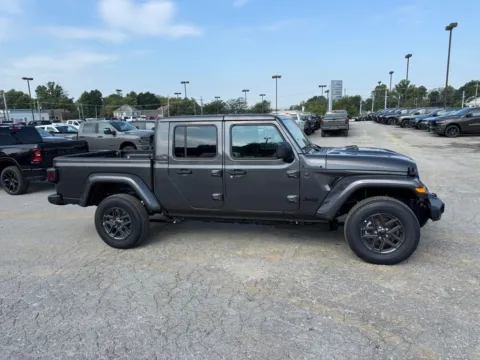 More photos of 2026 Jeep Gladiator Sport S at Glenn Chrysler Dodge Jeep Ram, KY