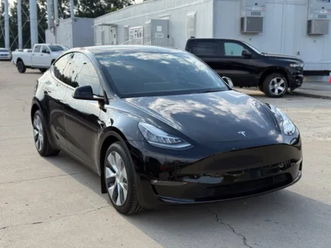 More photos of 2022 Tesla Model Y Long Range at Glenn Chrysler Dodge Jeep Ram, KY