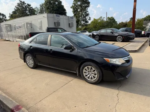 More photos of 2013 Toyota Camry LE at Glenn Chrysler Dodge Jeep Ram, KY