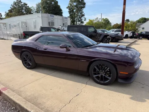 More photos of 2022 Dodge Challenger R/T at Glenn Chrysler Dodge Jeep Ram, KY