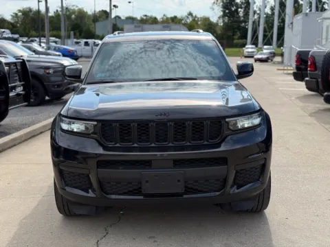 Another view of 2023 Jeep Grand Cherokee L Altitude for sale in Crestwood, KY at Glenn Chrysler Dodge Jeep Ram