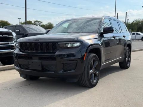 Photos of 2023 Jeep Grand Cherokee L Altitude for sale in Crestwood, KY at Glenn Chrysler Dodge Jeep Ram