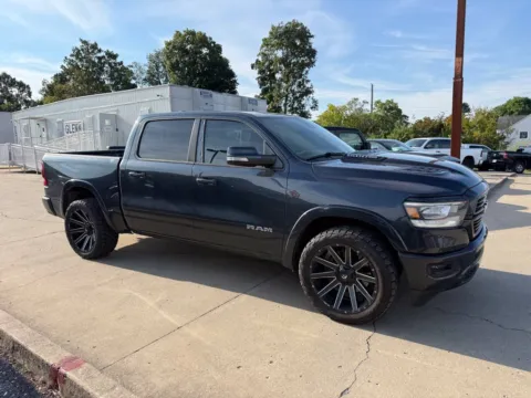 More photos of 2019 Ram 1500 Laramie at Glenn Chrysler Dodge Jeep Ram, KY