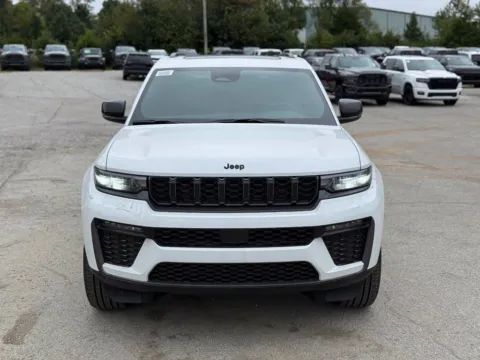 Another view of 2027 Jeep Grand Cherokee L Limited for sale in Crestwood, KY at Glenn Chrysler Dodge Jeep Ram