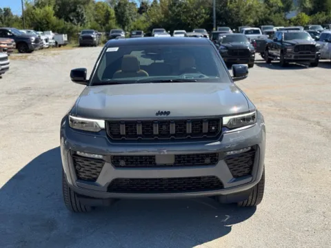 Another view of 2027 Jeep Grand Cherokee Summit for sale in Crestwood, KY at Glenn Chrysler Dodge Jeep Ram