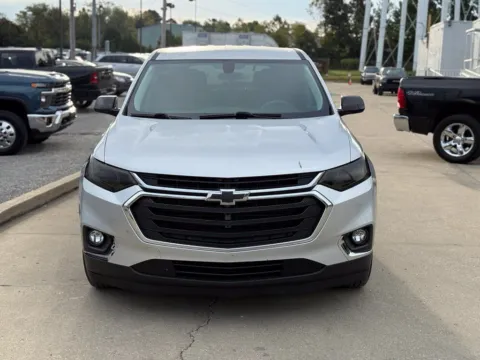 Another view of 2018 Chevrolet Traverse LS for sale in Crestwood, KY at Glenn Chrysler Dodge Jeep Ram