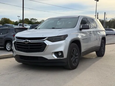 Photos of 2018 Chevrolet Traverse LS for sale in Crestwood, KY at Glenn Chrysler Dodge Jeep Ram