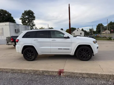 More photos of 2018 Jeep Grand Cherokee Altitude at Glenn Chrysler Dodge Jeep Ram, KY