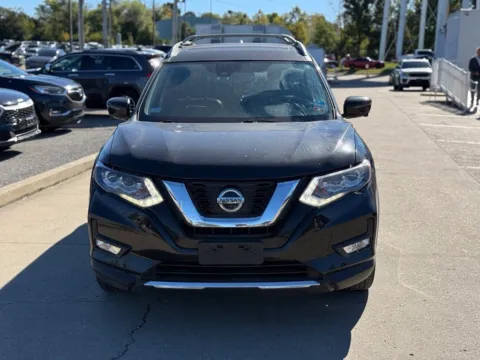 Another view of 2018 Nissan Rogue SL for sale in Crestwood, KY at Glenn Chrysler Dodge Jeep Ram