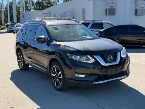 More photos of 2018 Nissan Rogue SL at Glenn Chrysler Dodge Jeep Ram, KY