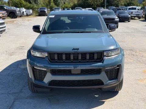 Another view of 2027 Jeep Grand Cherokee Limited for sale in Crestwood, KY at Glenn Chrysler Dodge Jeep Ram