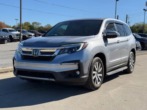 Photos of 2020 Honda Pilot EX-L for sale in Crestwood, KY at Glenn Chrysler Dodge Jeep Ram