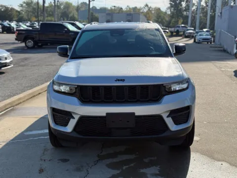 Another view of 2023 Jeep Grand Cherokee Altitude X for sale in Crestwood, KY at Glenn Chrysler Dodge Jeep Ram
