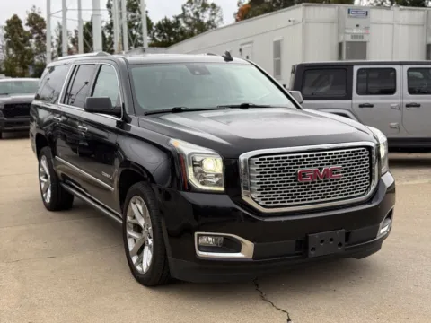More photos of 2017 GMC Yukon XL Denali at Glenn Chrysler Dodge Jeep Ram, KY