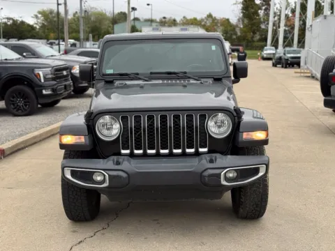Another view of 2020 Jeep Gladiator Overland for sale in Crestwood, KY at Glenn Chrysler Dodge Jeep Ram
