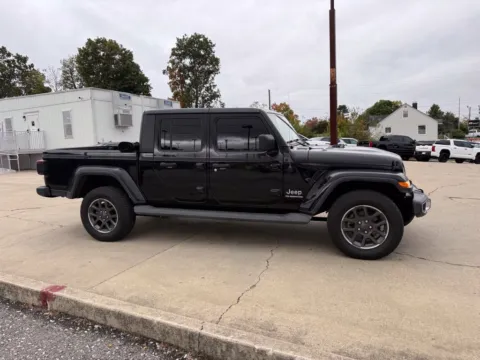 More photos of 2020 Jeep Gladiator Overland at Glenn Chrysler Dodge Jeep Ram, KY