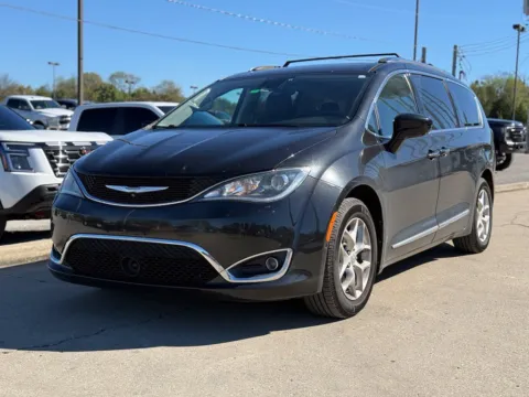 Photos of 2017 Chrysler Pacifica Touring L Plus for sale in Crestwood, KY at Glenn Chrysler Dodge Jeep Ram