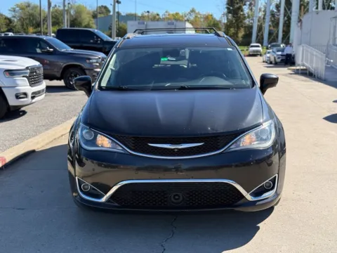 Another view of 2017 Chrysler Pacifica Touring L Plus for sale in Crestwood, KY at Glenn Chrysler Dodge Jeep Ram