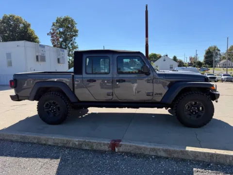 More photos of 2024 Jeep Gladiator Sport at Glenn Chrysler Dodge Jeep Ram, KY