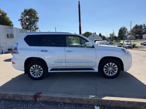 More photos of 2015 Lexus GX 460 at Glenn Chrysler Dodge Jeep Ram, KY