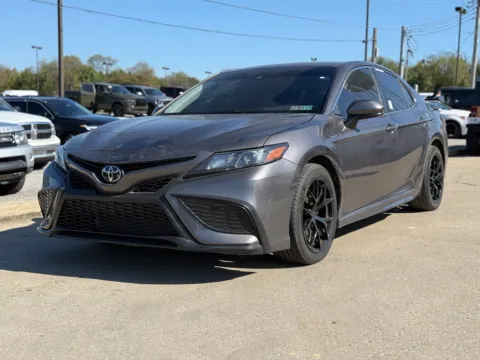 Photos of 2021 Toyota Camry SE for sale in Crestwood, KY at Glenn Chrysler Dodge Jeep Ram