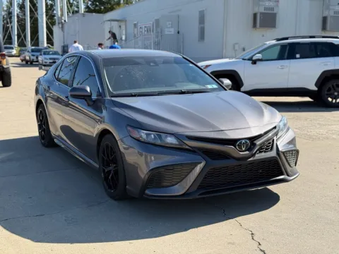More photos of 2021 Toyota Camry SE at Glenn Chrysler Dodge Jeep Ram, KY